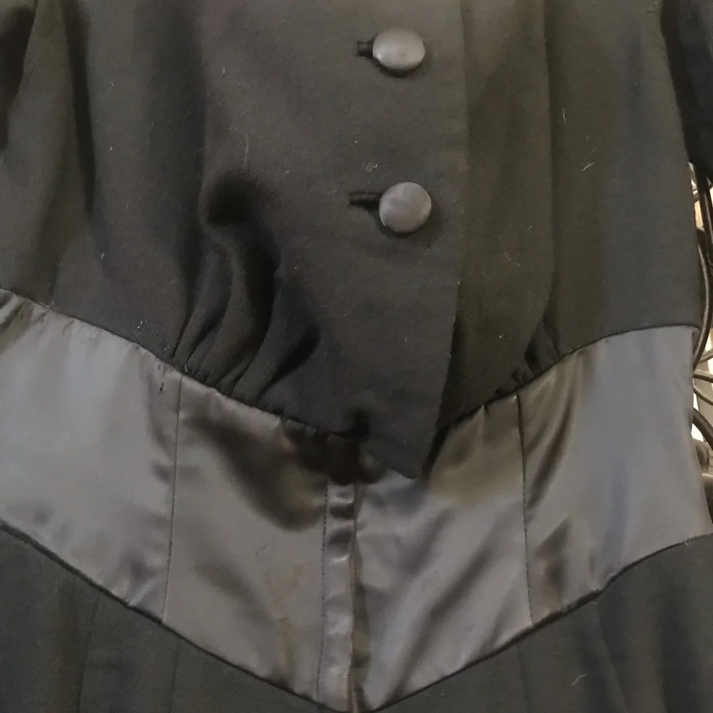 1940’s Dress that needs TLC 🖤 - Picture 9 of 13